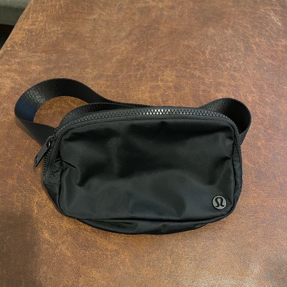 Lululemon Everyday Belt Bag - Original - Black